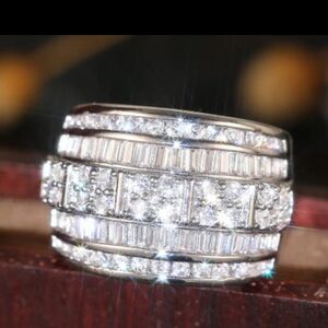 Elegant Silver Women's Ring